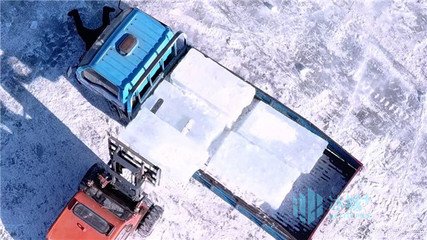 哈爾濱市人民政府 圖片新聞 冰雪童話即將上演!哈爾濱冰雪大世界開始采冰